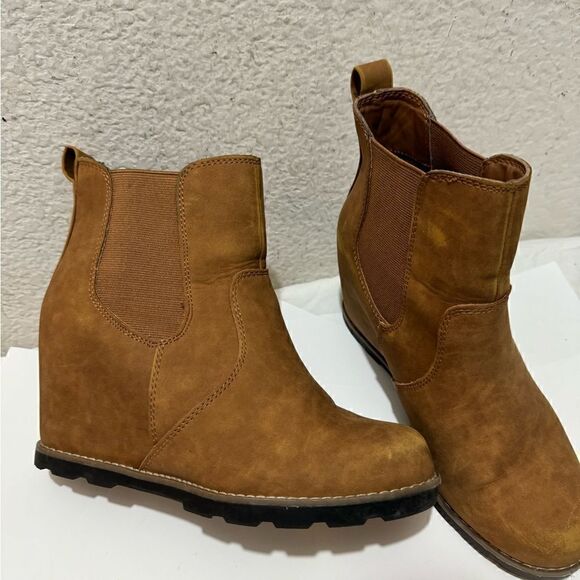 Universal Thread wedge boot tan size 7 - Picture 3 of 8